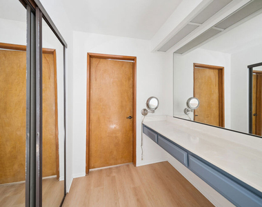 11924 Mayfield Avenue - Photo Thumbnail 14
