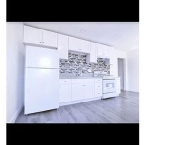 1324 W 36th Street - Photo Thumbnail 5