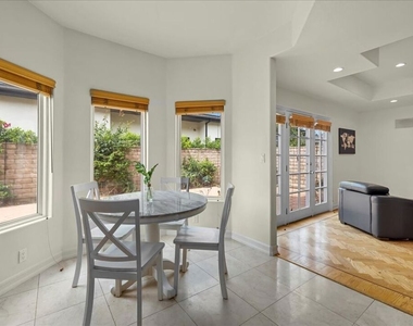 5029 Lemona Avenue - Photo Thumbnail 22