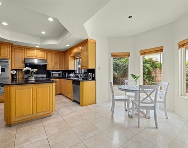 5029 Lemona Avenue - Photo Thumbnail 17