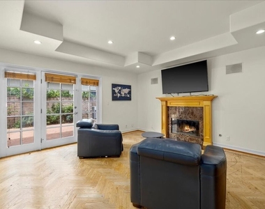 5029 Lemona Avenue - Photo Thumbnail 25