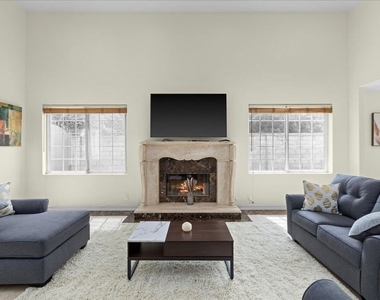 5029 Lemona Avenue - Photo Thumbnail 7