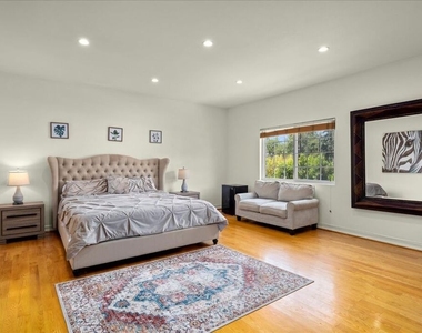 5029 Lemona Avenue - Photo Thumbnail 29