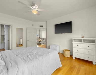5029 Lemona Avenue - Photo Thumbnail 39