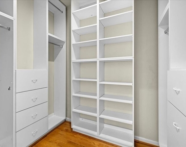 5029 Lemona Avenue - Photo Thumbnail 36
