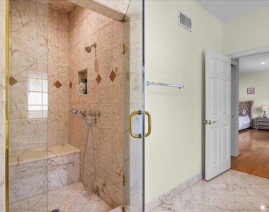 5029 Lemona Avenue - Photo Thumbnail 34