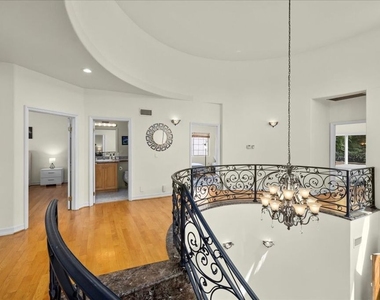 5029 Lemona Avenue - Photo Thumbnail 28