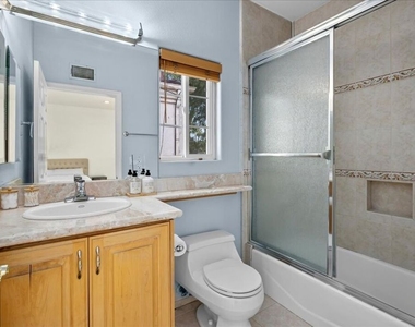 5029 Lemona Avenue - Photo Thumbnail 45