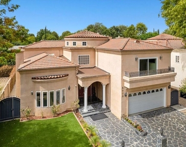5029 Lemona Avenue - Photo Thumbnail 1