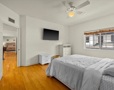 5029 Lemona Avenue - Photo Thumbnail 49