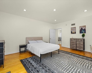 5029 Lemona Avenue - Photo Thumbnail 40
