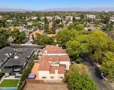 5029 Lemona Avenue - Photo Thumbnail 54