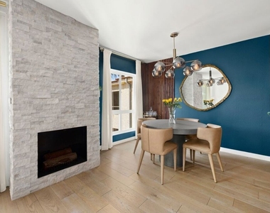 7300 Franklin Avenue - Photo Thumbnail 2