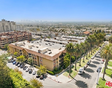 7300 Franklin Avenue - Photo Thumbnail 16