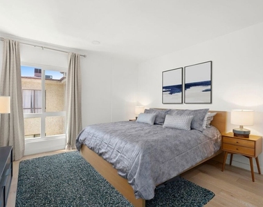 7300 Franklin Avenue - Photo Thumbnail 12
