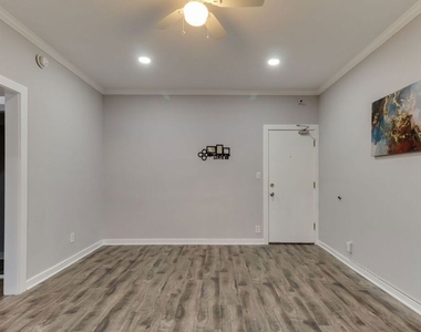 730 S Catalina Street - Photo Thumbnail 3