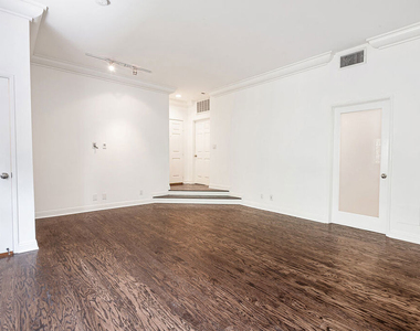 315 N Swall Drive - Photo Thumbnail 11