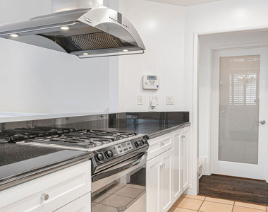 315 N Swall Drive - Photo Thumbnail 8