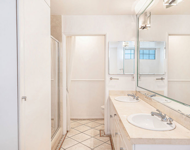 315 N Swall Drive - Photo Thumbnail 14