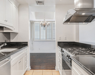 315 N Swall Drive - Photo Thumbnail 7