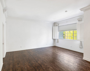 315 N Swall Drive - Photo Thumbnail 10