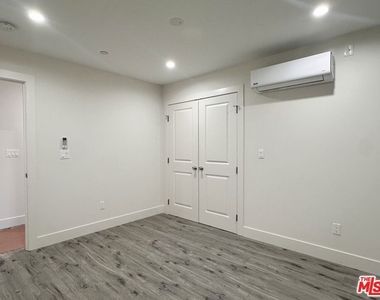 11512 Oxford Avenue - Photo Thumbnail 18