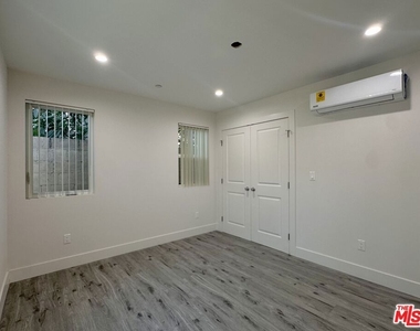 11512 Oxford Avenue - Photo Thumbnail 30