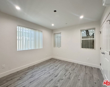 11512 Oxford Avenue - Photo Thumbnail 29