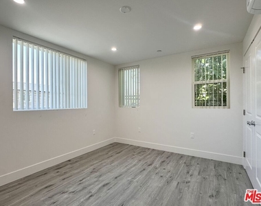 11512 Oxford Avenue - Photo Thumbnail 30