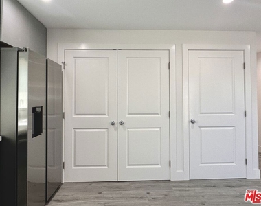 11512 Oxford Avenue - Photo Thumbnail 10
