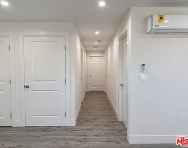 11512 Oxford Avenue - Photo Thumbnail 15