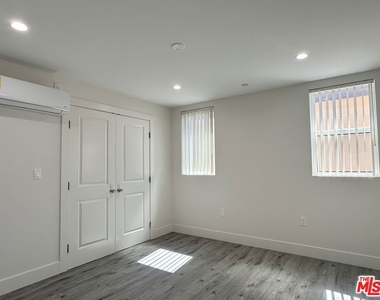 11512 Oxford Avenue - Photo Thumbnail 21