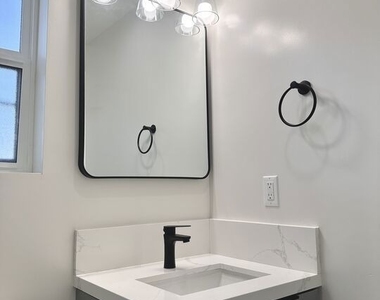 11512 Oxford Avenue - Photo Thumbnail 37
