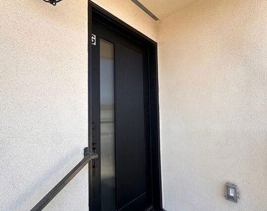 11512 Oxford Avenue - Photo Thumbnail 1