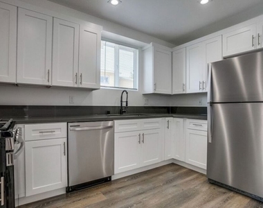 869 Glenway Drive - Photo Thumbnail 2