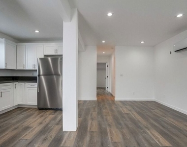 869 Glenway Drive - Photo Thumbnail 1