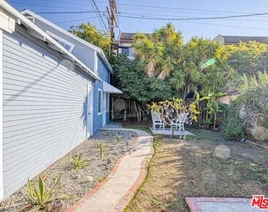 918 N Vista Street - Photo Thumbnail 7