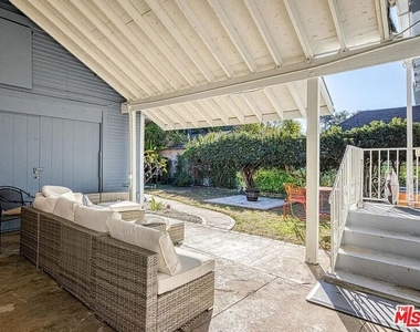 918 N Vista Street - Photo Thumbnail 11