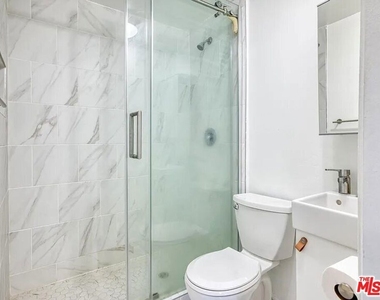918 N Vista Street - Photo Thumbnail 19