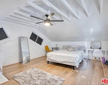918 N Vista Street - Photo Thumbnail 18