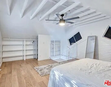 918 N Vista Street - Photo Thumbnail 1