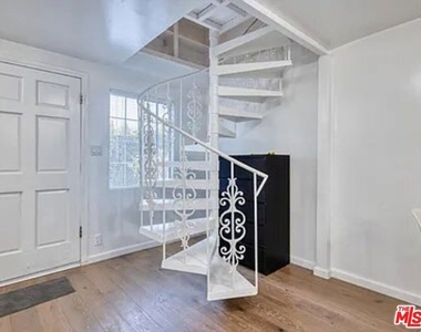 918 N Vista Street - Photo Thumbnail 10