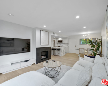 1134 Alta Loma Road - Photo Thumbnail 13