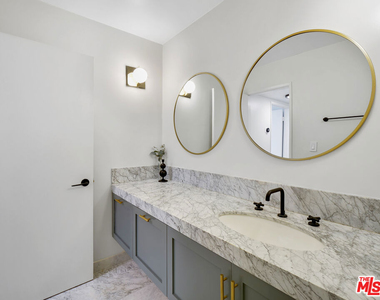 1134 Alta Loma Road - Photo Thumbnail 21