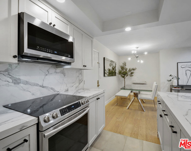 1134 Alta Loma Road - Photo Thumbnail 6