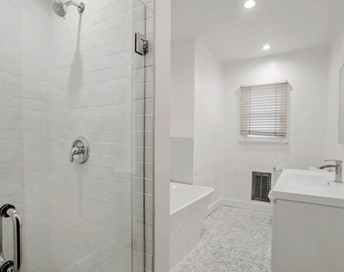 644 S Dunsmuir Avenue - Photo Thumbnail 6