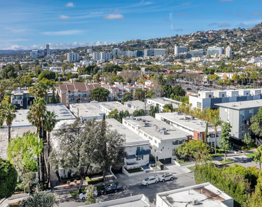 1023 N Laurel Avenue - Photo Thumbnail 12