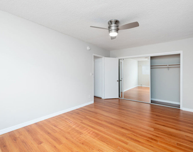 1023 N Laurel Avenue - Photo Thumbnail 9
