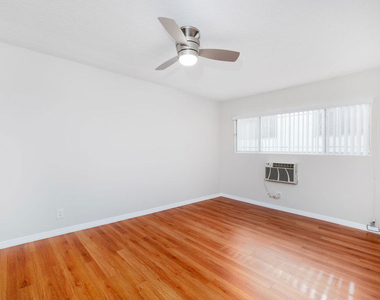 1023 N Laurel Avenue - Photo Thumbnail 10