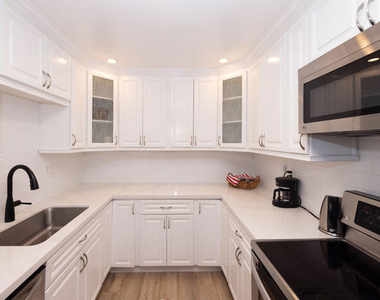 723 Palisades Beach Road - Photo Thumbnail 20
